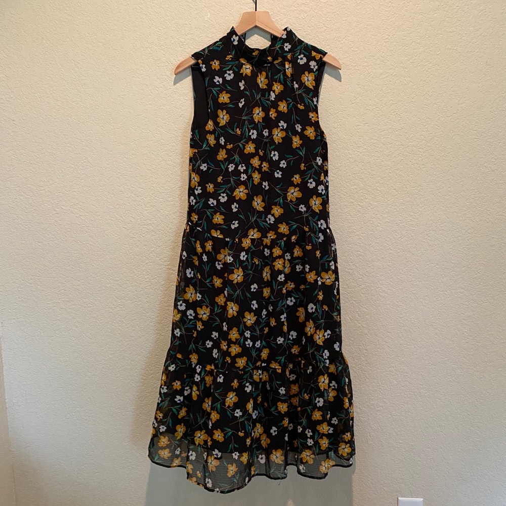 *Final Price* WhoWhatWear Floral Dress